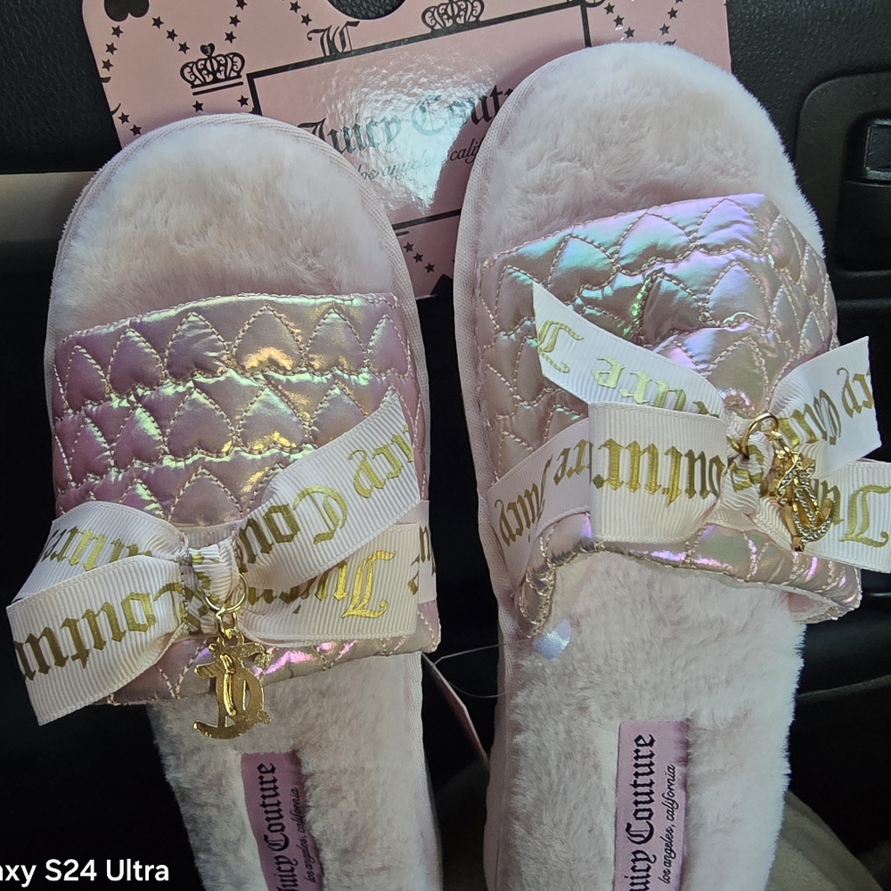 Women slippers